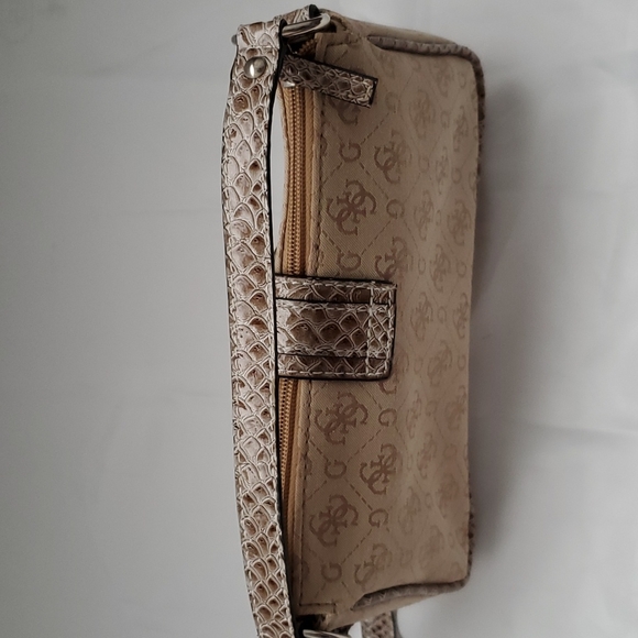 Guess Signature Logo Shoulder Bag Tan - Picture 7 of 9